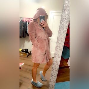 UGG ROBE